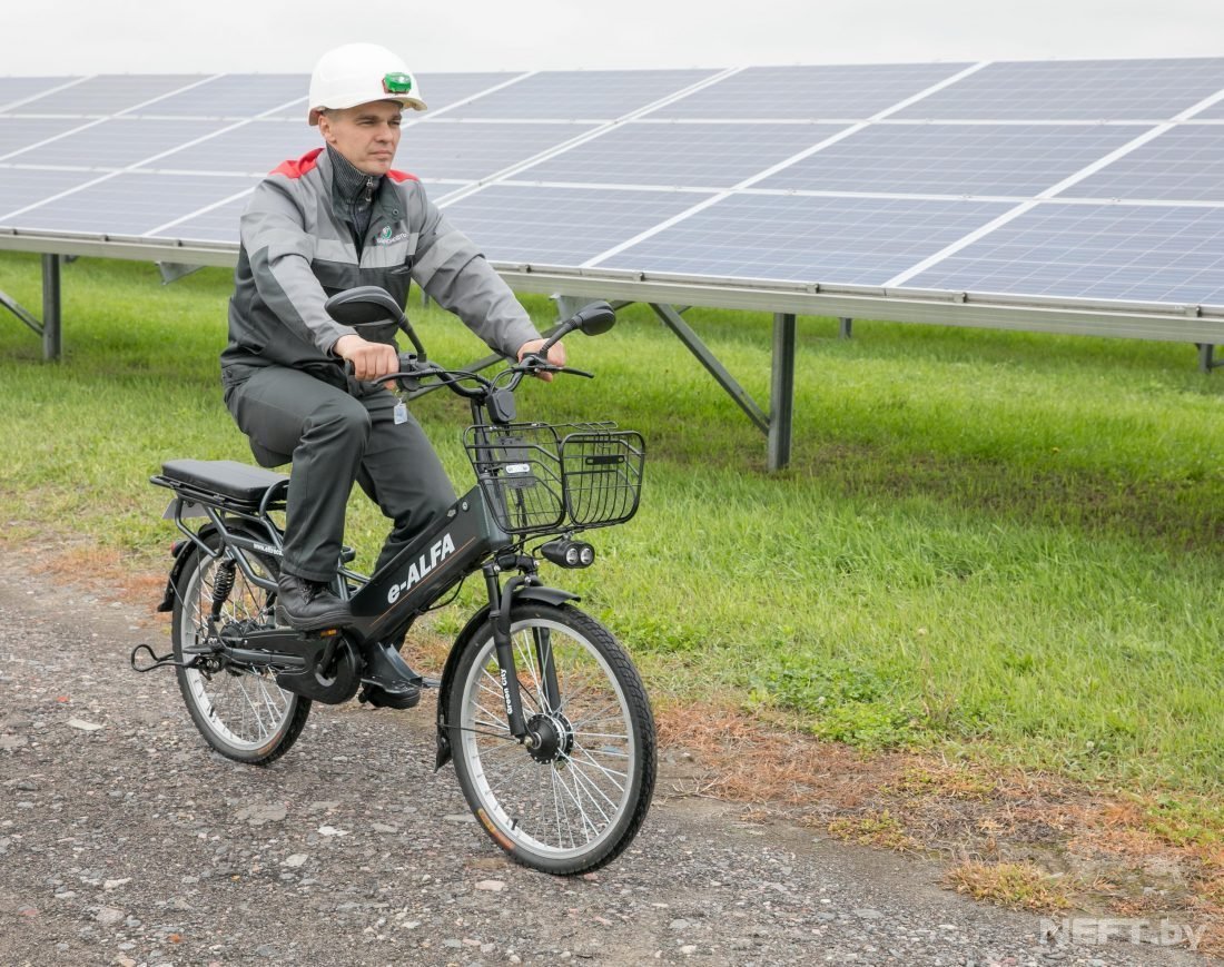 Работники фотоэлектрической станции «Белоруснефти» пересели на электровелосипеды Eltreco E-Alfa